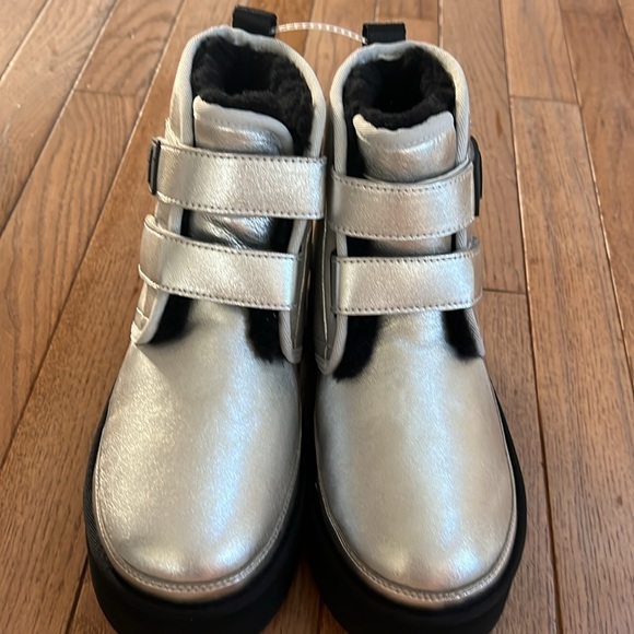 UGG Big Kids Neumel Platform Leather boots - Picture 2 of 14